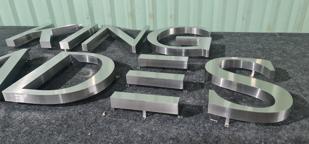 gia công chữ inox tại tân an