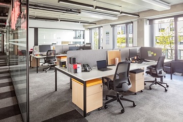 Thi công nội thất văn phòng trảng bom